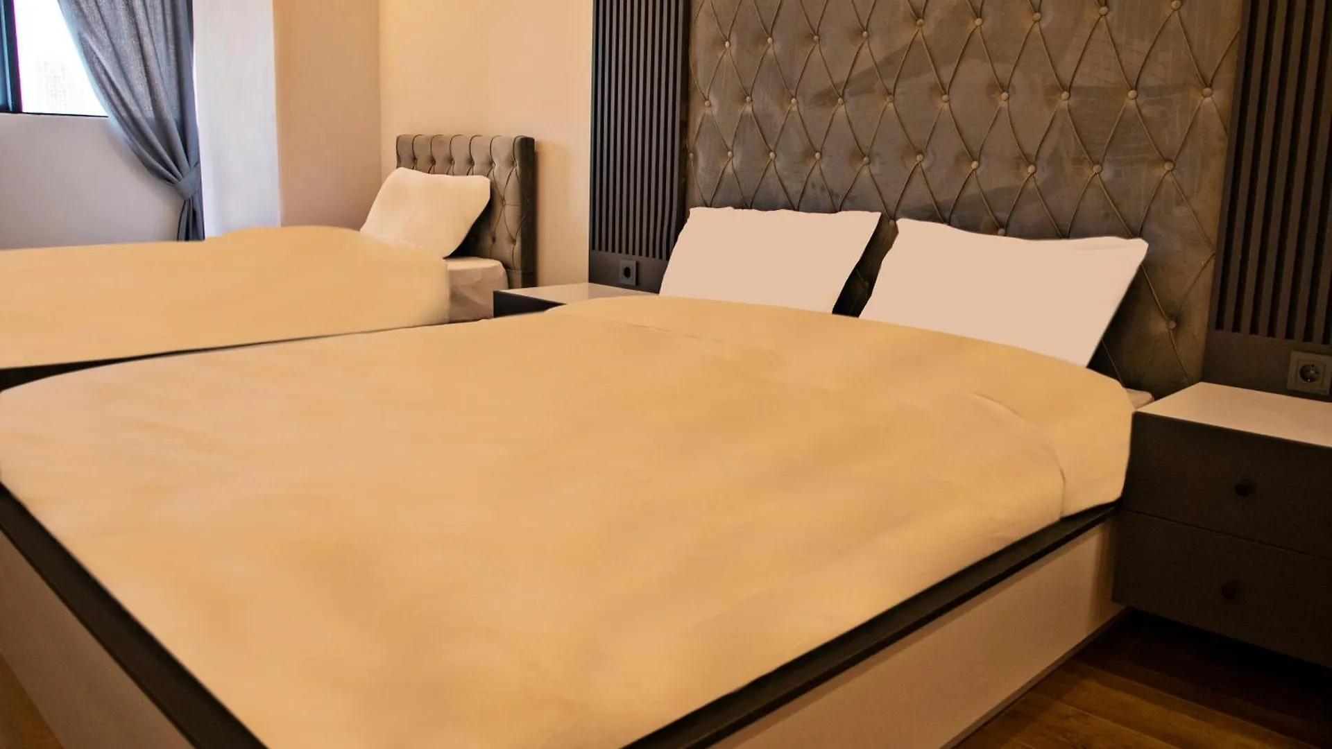Parla Suite Hotel location